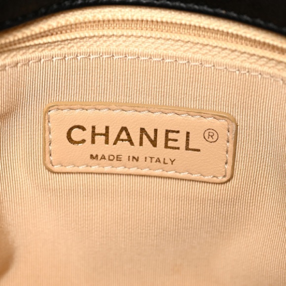 CHANEL Calfskin Quilted Medium CC Classic Flap bag Like New Black purse Pristine - Picture 9 of 16